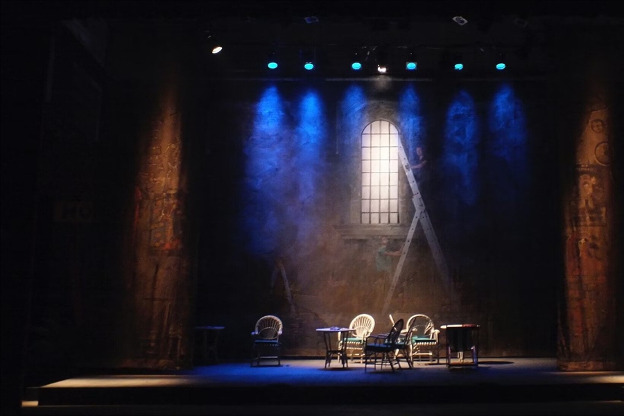 Spotlight on live tv